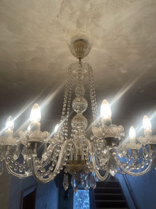 Продам хрустальную люстру