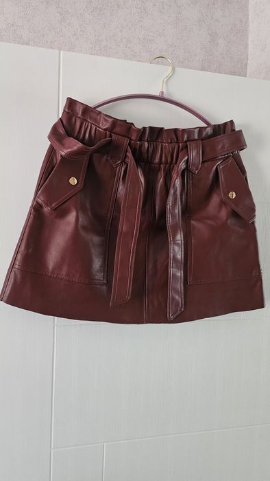 Дамска пола от еко кожа