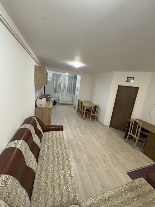 Inchiriez apartament
