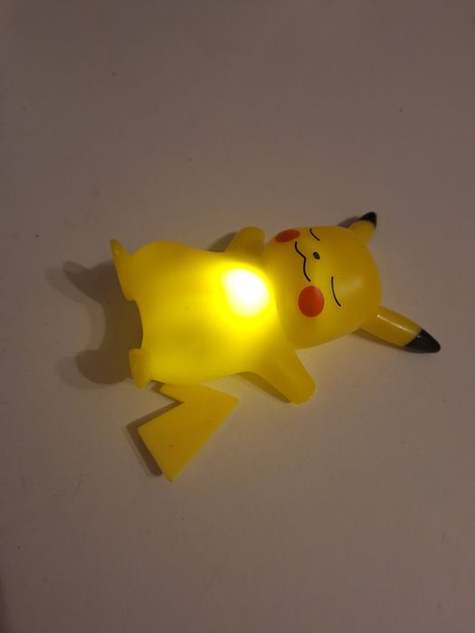 Малка Пикачу лампичка