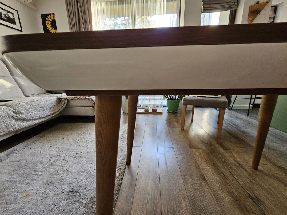 Трапезна маса - орех с крем