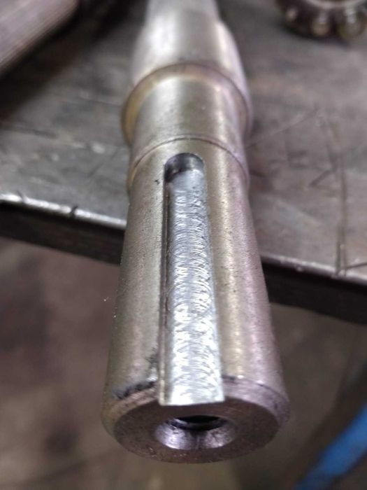 Токарь, токарные - фрезерные работы.