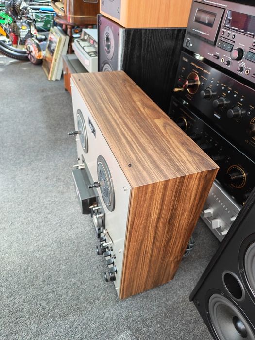 Vând magnetofon Akai gx 230d