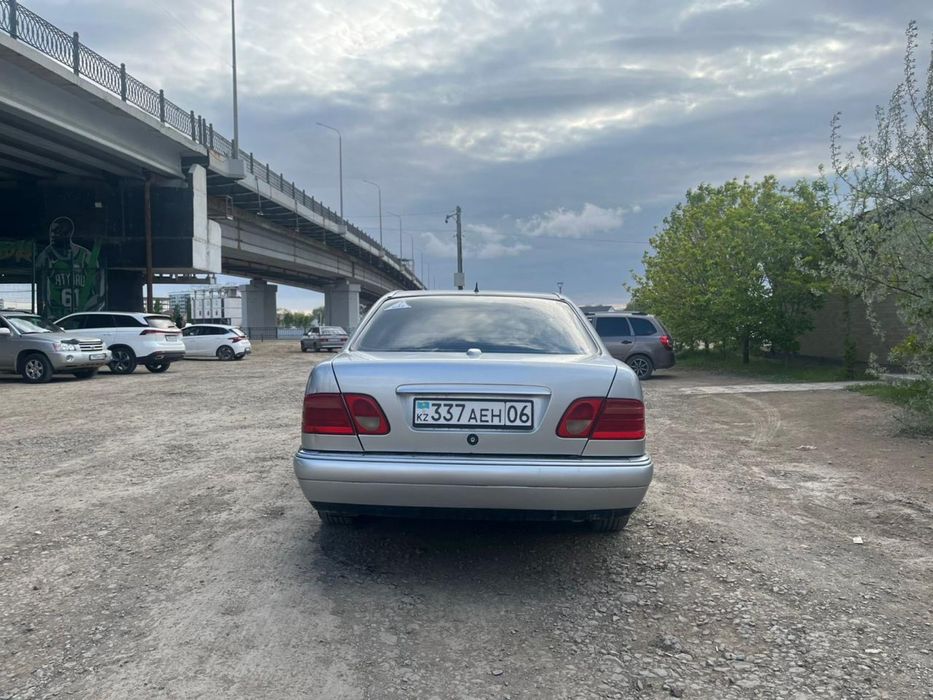 Мерсдес бенц 210