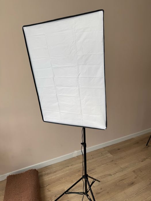 Софтбокс и белый фон