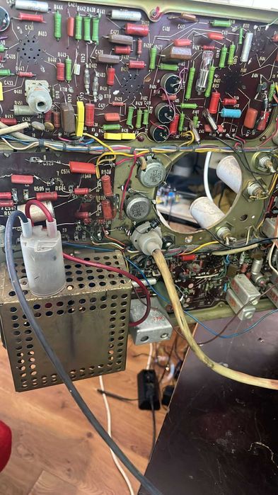 Автентичен лампов ретро телевизор работещ Електрон-2