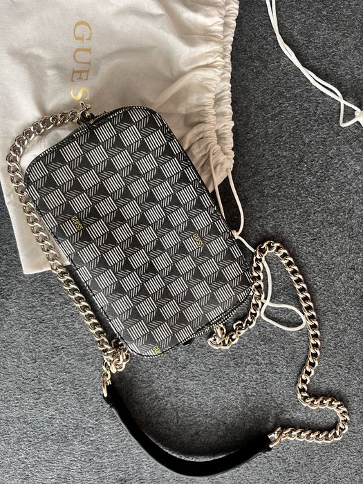 Дамска чанта Guess