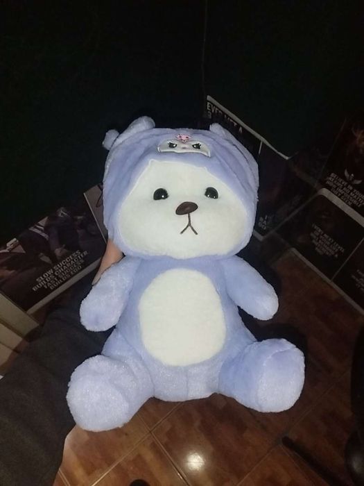 Только что купили продаю  потому что девушка не принела подарок