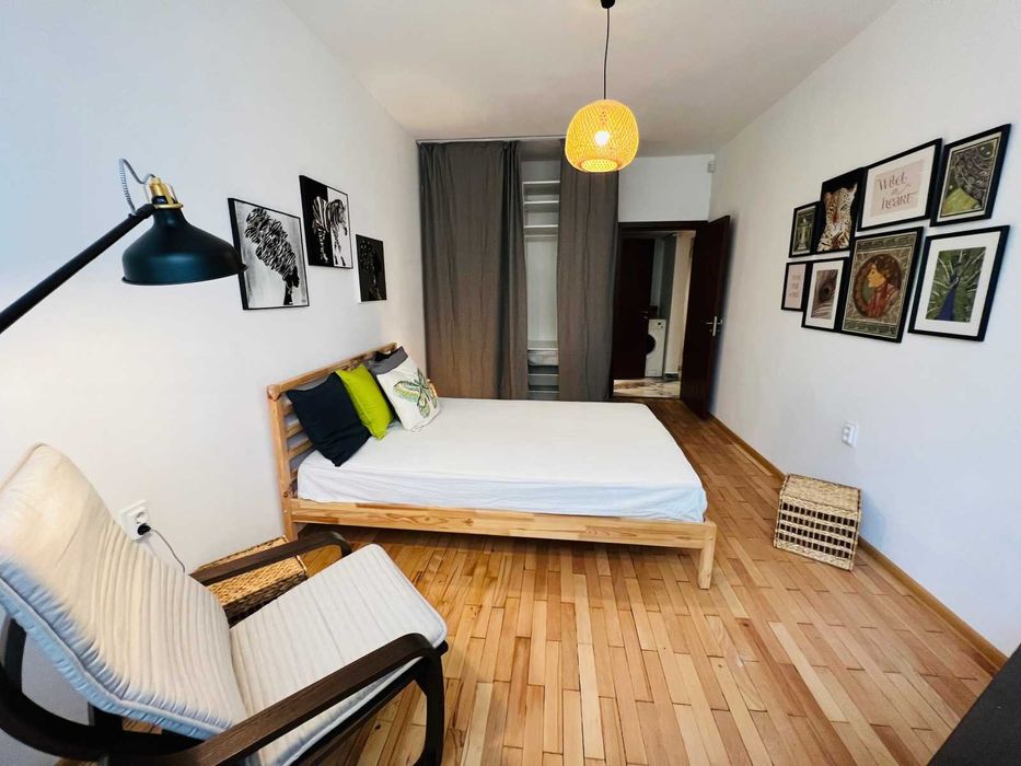 Продава се Двустаен апартамент в София, Изгрев - 55 кв.м за 2900 €/кв.м - Снимка #1