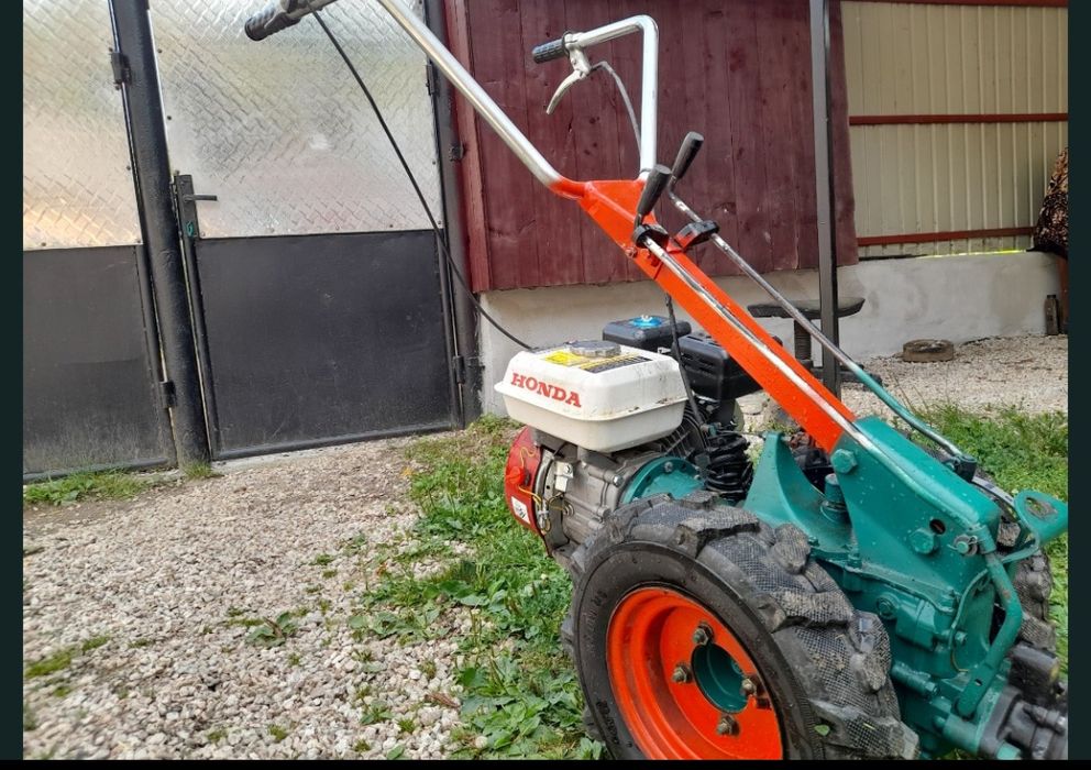 Motocoasă pe roți cu lamă. - motor de 7CP, 4 timpi