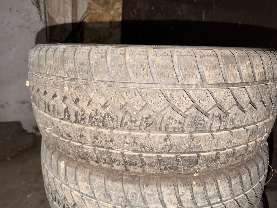 Зимние шины 215/55 R17