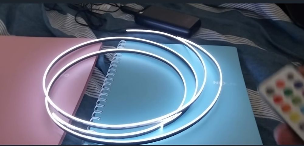 Banda lumina ambientala led bord sau usi