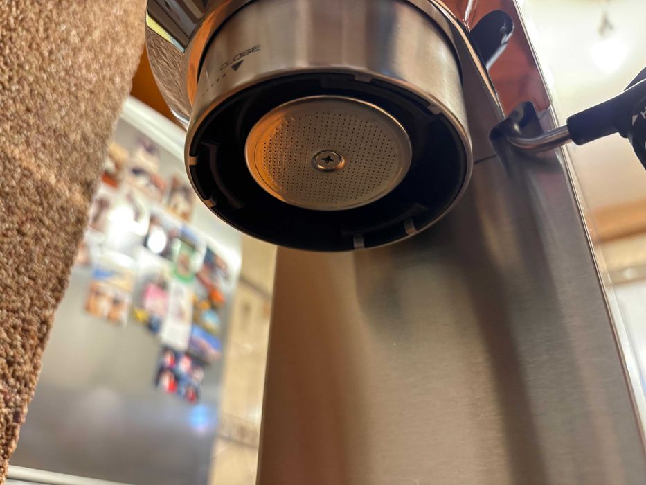 Espressor manual DeLonghi Dedica Style EC685