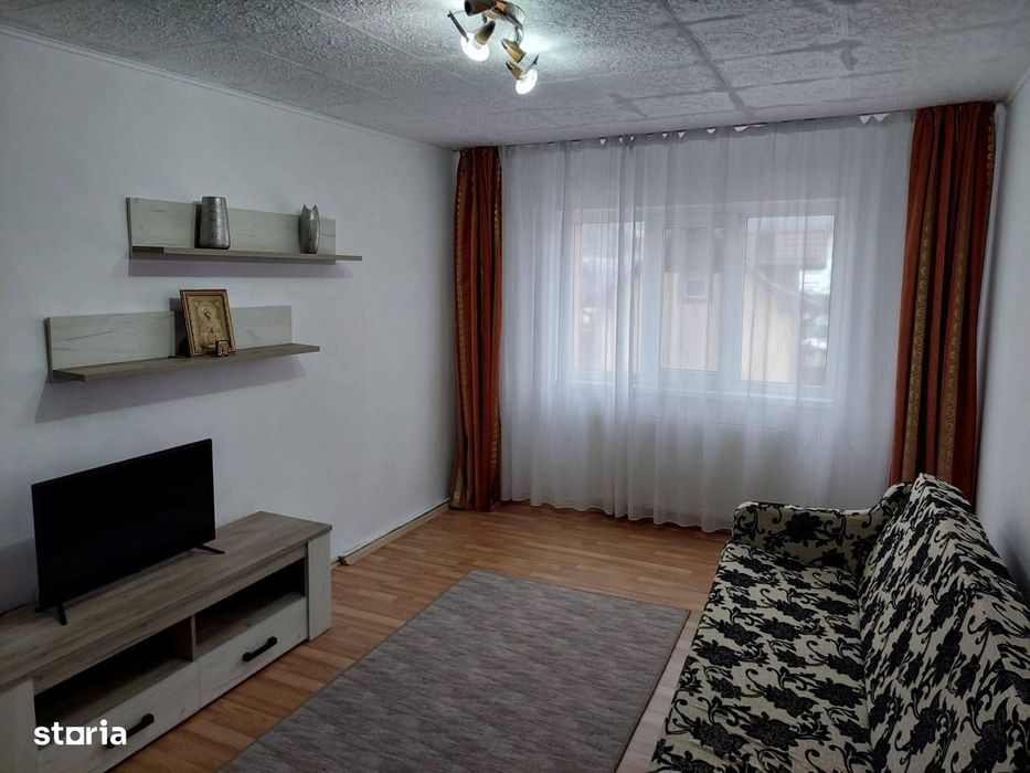 Vând apartament cu 2 camere,etaj 2