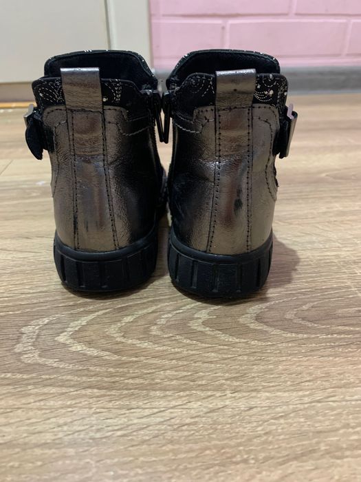 Ботинки на девочку 23 размер . Кожа- фирма Perlina. Б/у. 100 тыс.