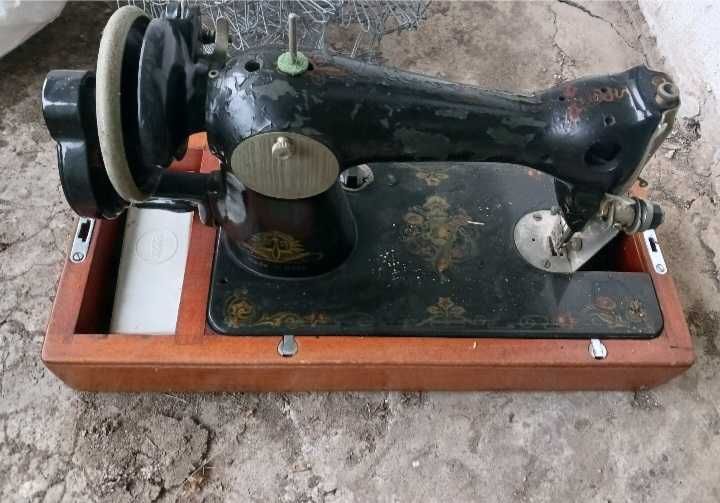 Стара руска шевна машина