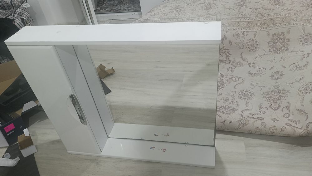 Раковина с зеркалом