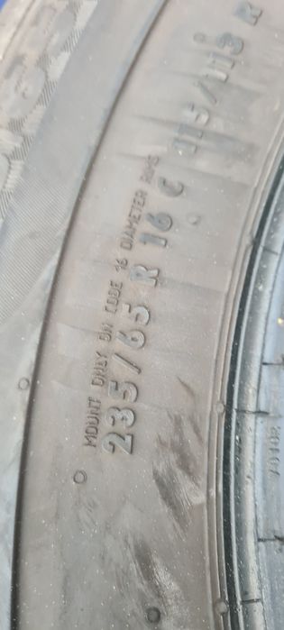 6бр гуми 235 65 16С спортива