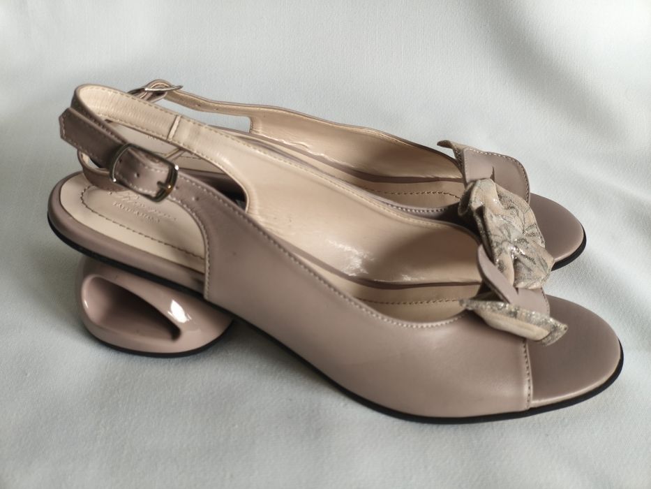 Roxanne, нови сандали естествена кожа, номер 39