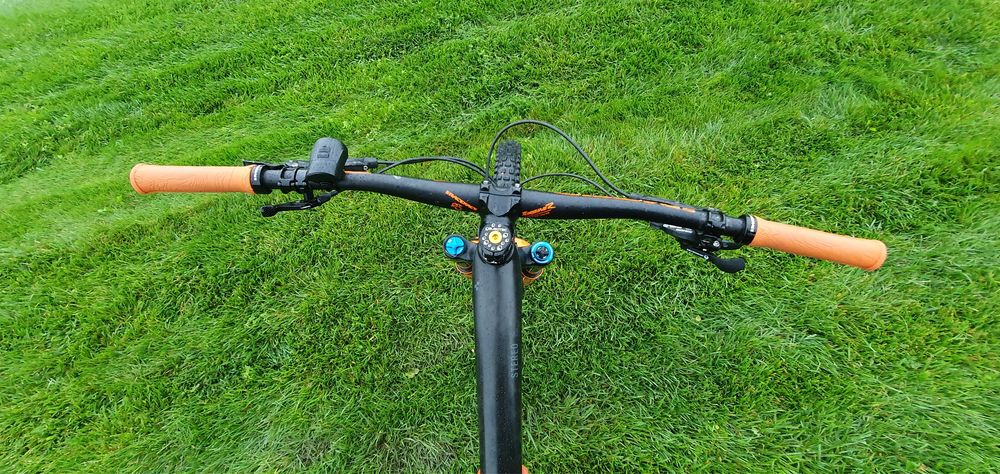 Cube Stereo 150 full kashima