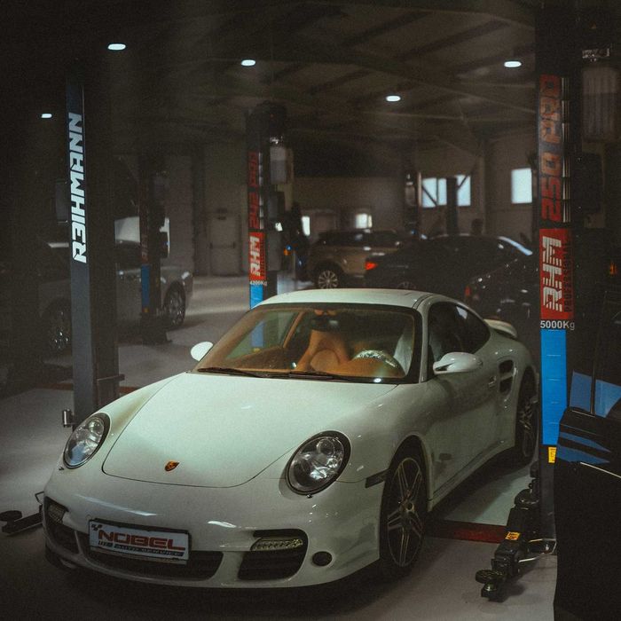 Reparatie eleron Porsche Cayenne Macan Panamera Taycan