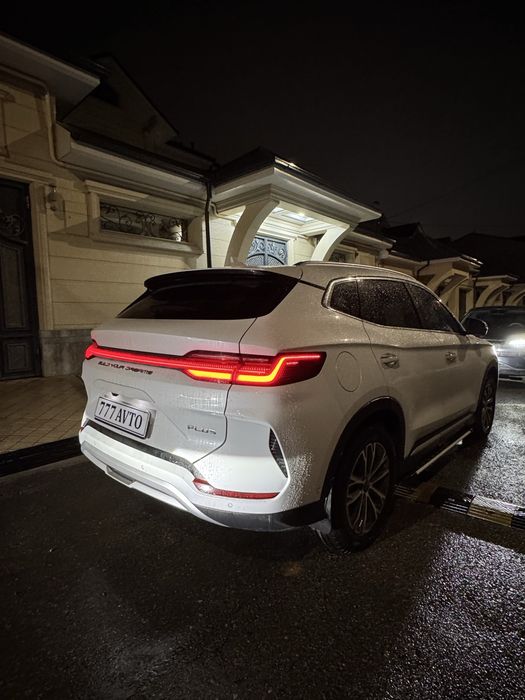 BYD Chempion 605 EV 2023 yil Toza