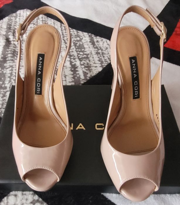 Vând pantofi mărime 38