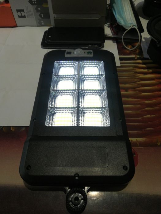 Lampa solara pentru curte