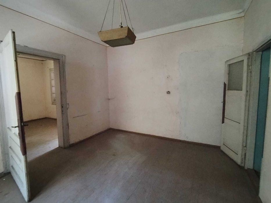 Teren 1100 mp cu casa de vanzare in Posada (Comarnic, jud. Prahova)