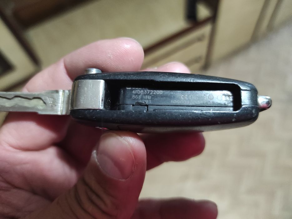 Продавам оригинален ключ за AUDI