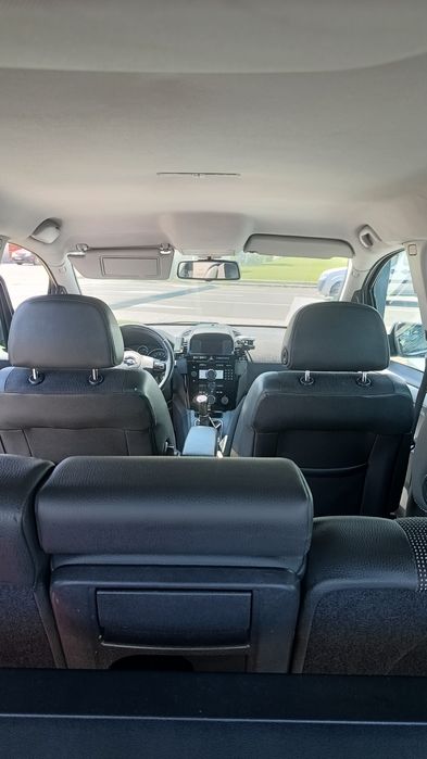Vând Opel Zafira 2011
