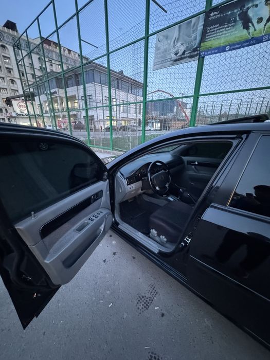 Jentra qora avtomat srochna !