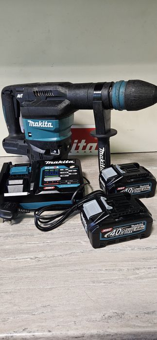 Makita Къртач HM001G 40V.XGT SDS MAX