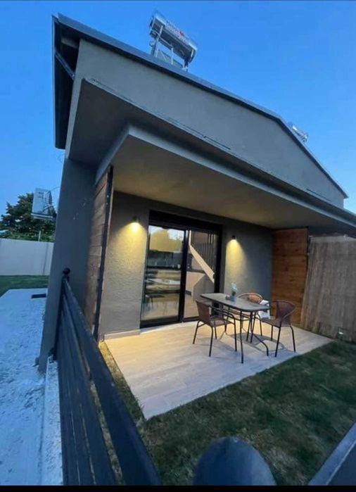 Новопостроена къща с морска гледка – модерна, светла и обзаведена