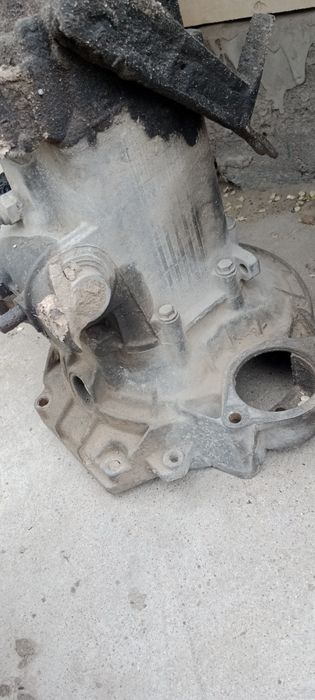 Продам коробку механика на гольф 3.    2 литра