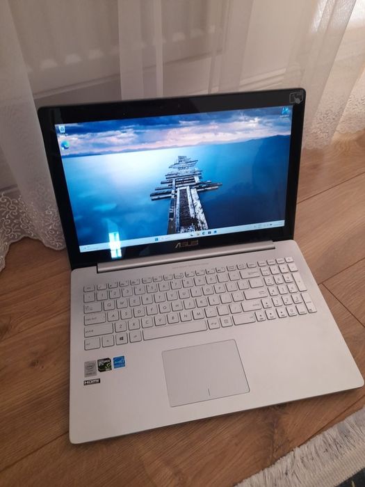 ASUS ZenBook Pro UX501JW – i7 / 12GB RAM / SSD / 4K Touch – stare foarte bună