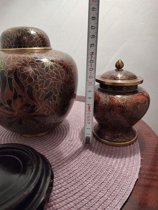 Frumoase urne și vază Cloisonne