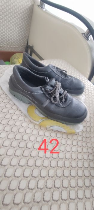 Продам спецобувь