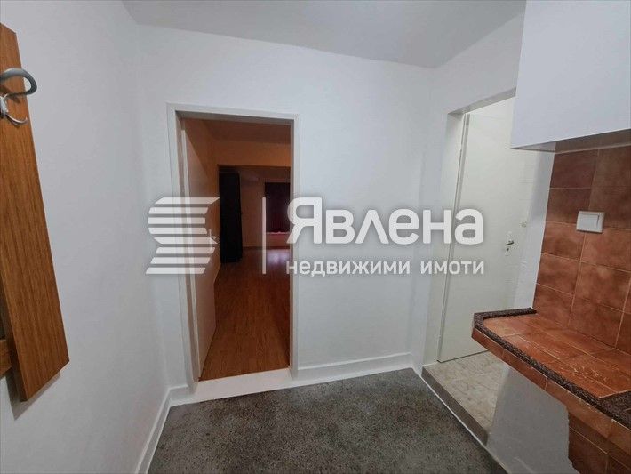 Дава се под наем Едностаен апартамент в Ямбол, Васил Левски - 24 кв.м за 128 € - Снимка #6