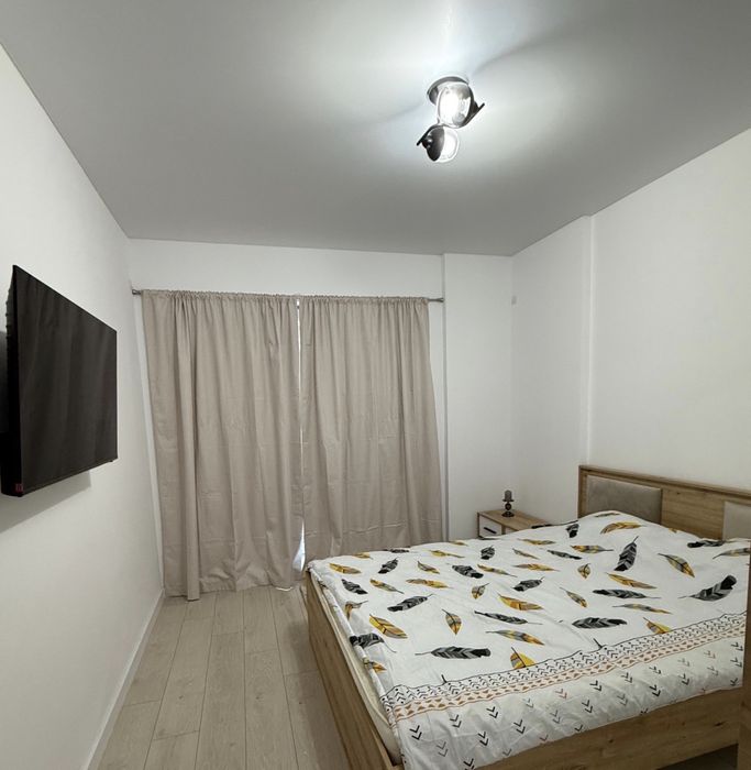 Pat dublu160/200 nou nu l am folosit prea mare pentru camera