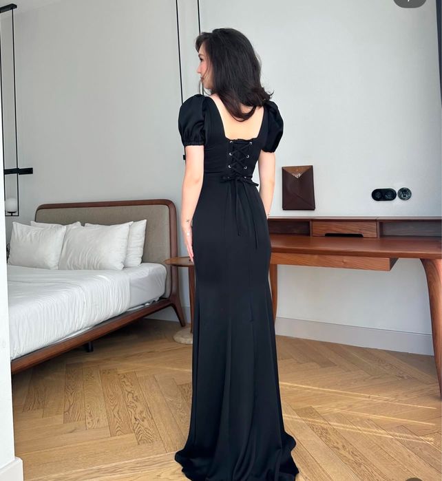 Платье от бренда Bergamo