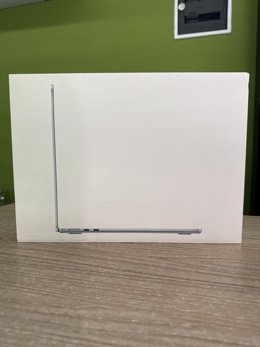 Macbook Air 13-inch M4 256gb/16gb ram Sky