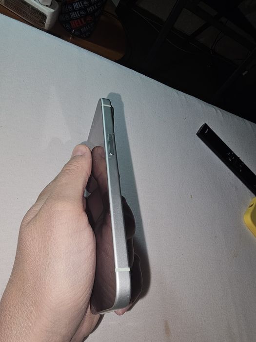 Vand iphone 15   128gb