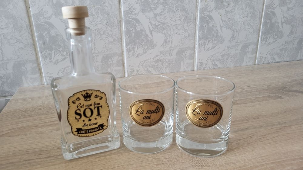 Set cadou pentru soț – Sticlă + 2 pahare whisky