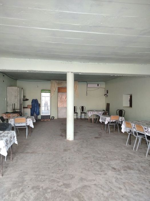 Косон тумани хокимият олди йулини устига жойлашган