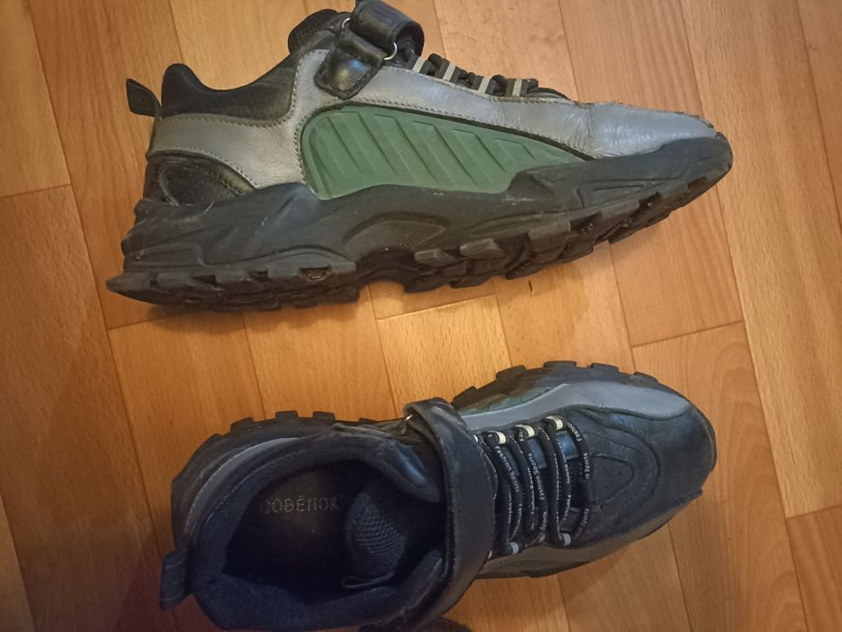 Продам кроссовки на подростка