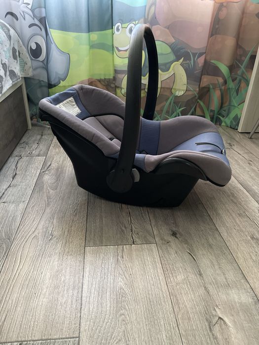 Продам автокресло, автолюлька.