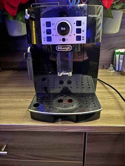 Espressor Automat DeLonghi Magnifica S ECAM22.110.B Aparat cu Cafea Boabe