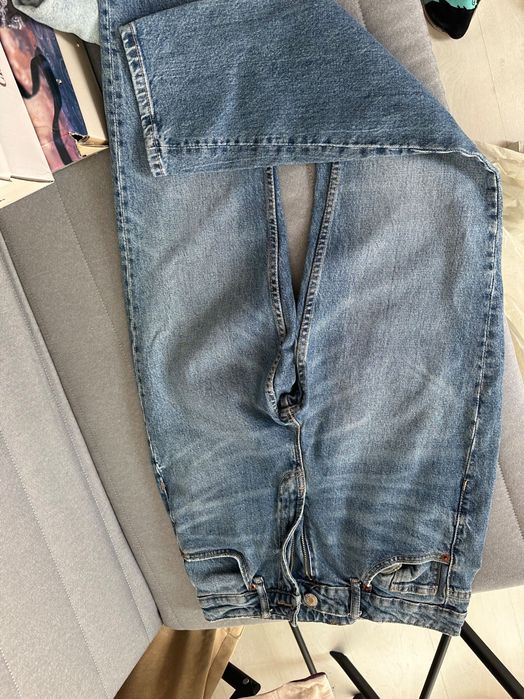 Дънки и гащеризон  ZARA  всички заедно.