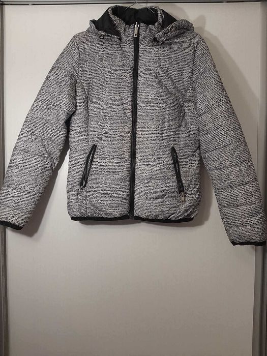 Продавам дамско яке